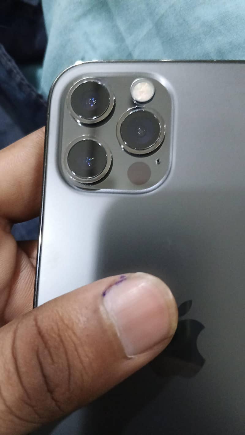 Apple iPhone 12 Pro 4