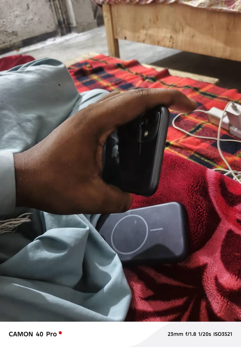 Apple iPhone 11 7
