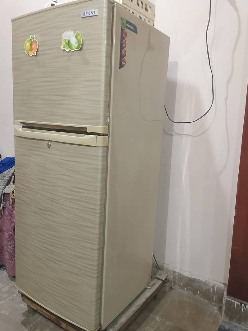 Refrigerator 16