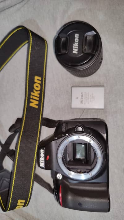 D5300 DSLR Camera for sale