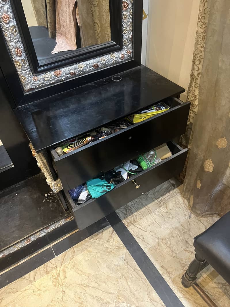 Dressing table 3