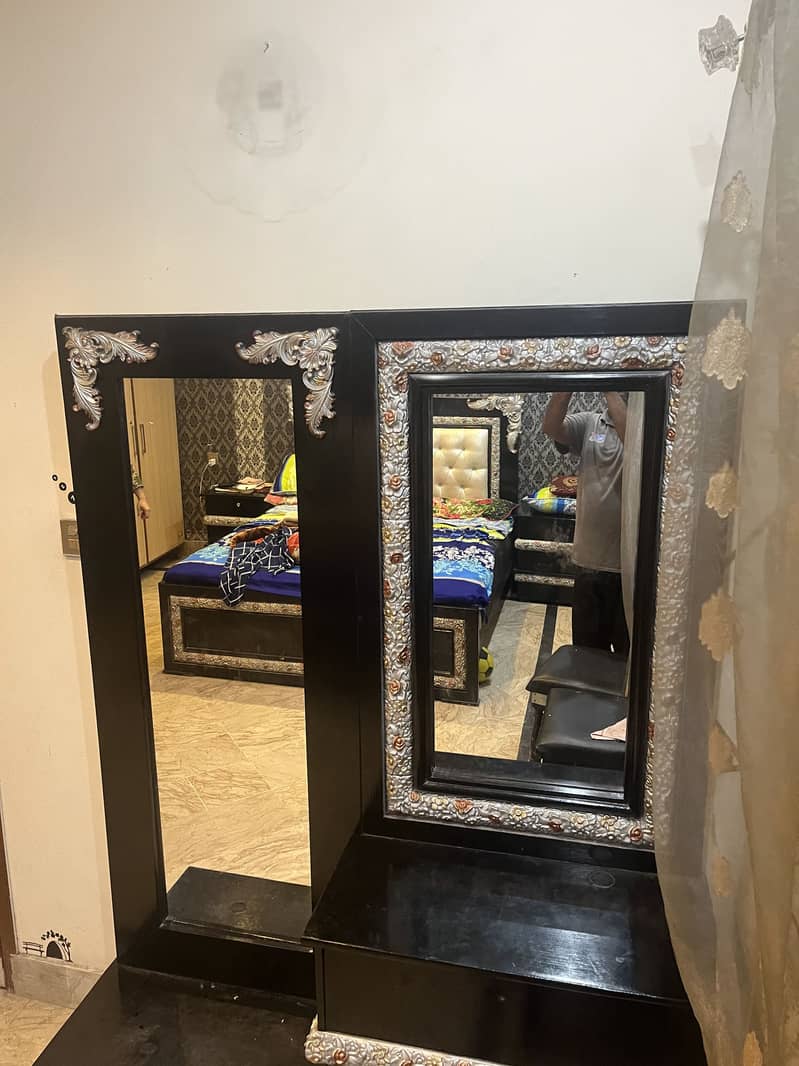 Dressing table 4