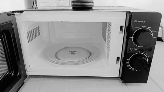 National Microwave Oven | Excellent Condition | Fully Working