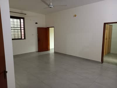 1 kanal Outstanding Upper Portion In Wapda Town Near Park Prime Location
