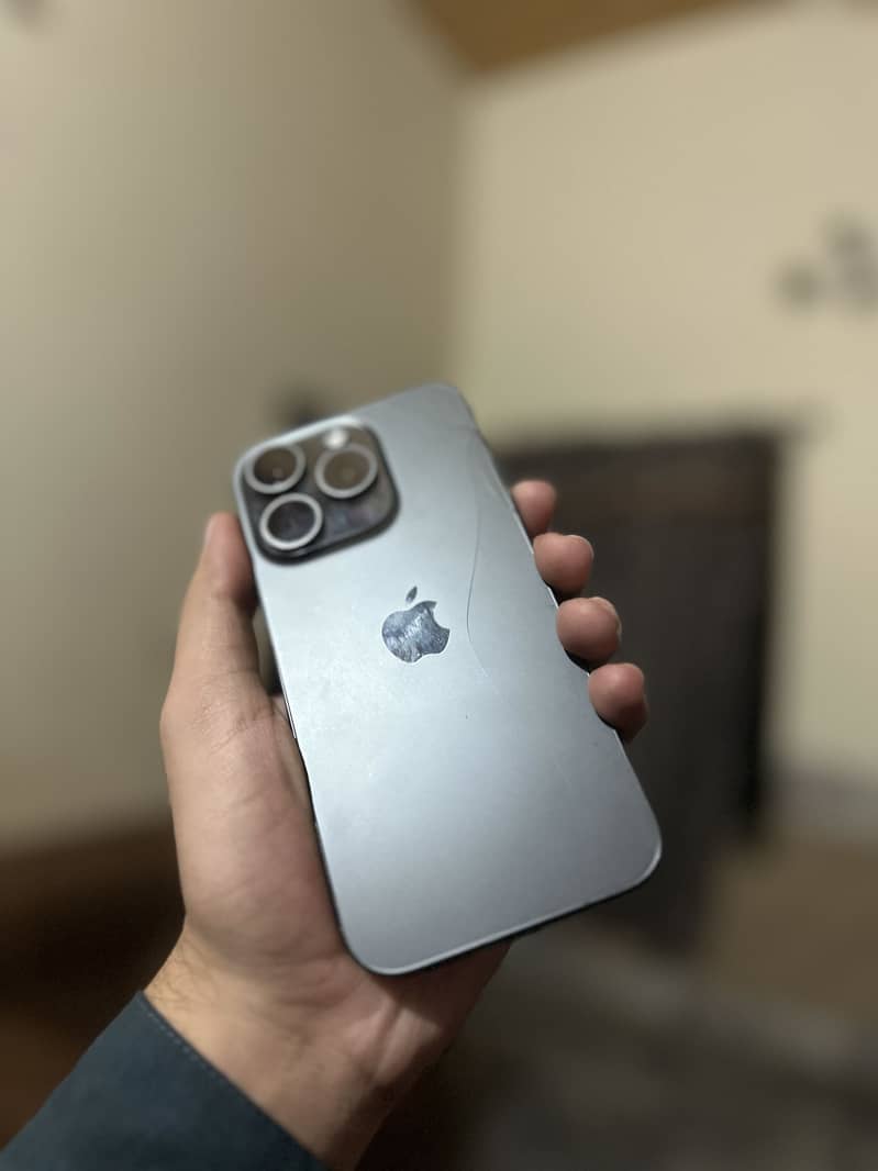 Apple iPhone 15 Pro 1