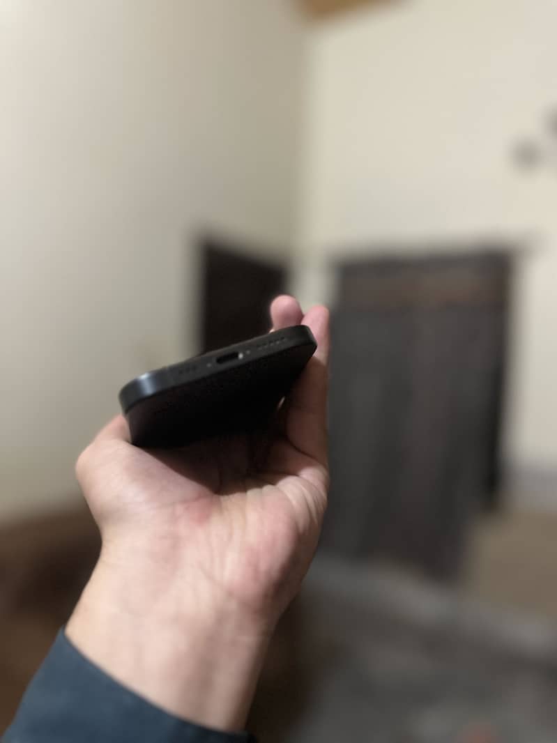 Apple iPhone 15 Pro 3
