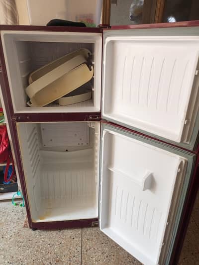 used middle size fridge for sale