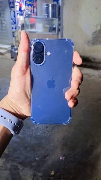 Apple iPhone 16