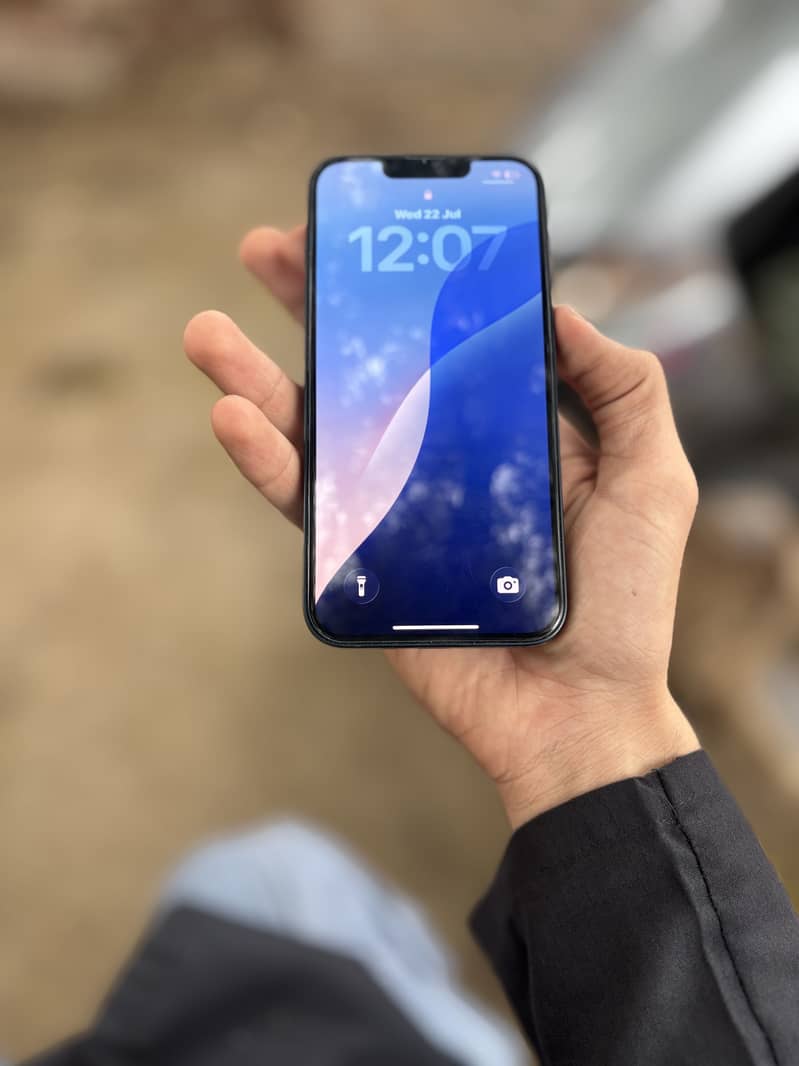 Apple iPhone 13 2