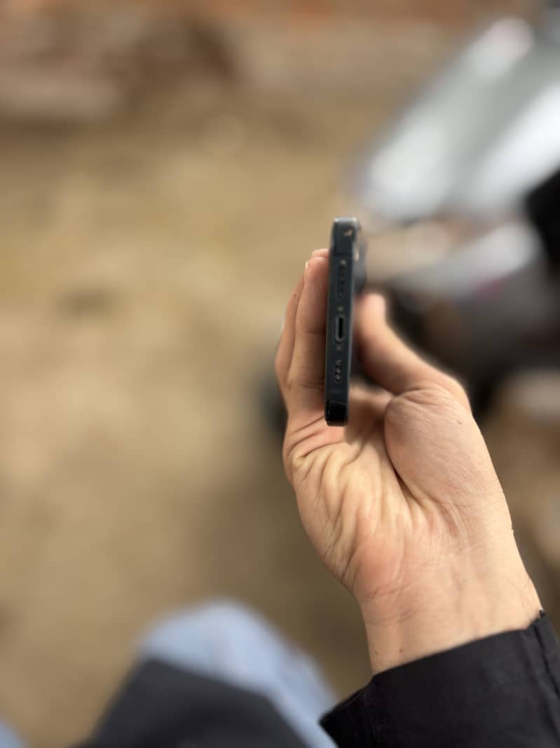 Apple iPhone 13 3