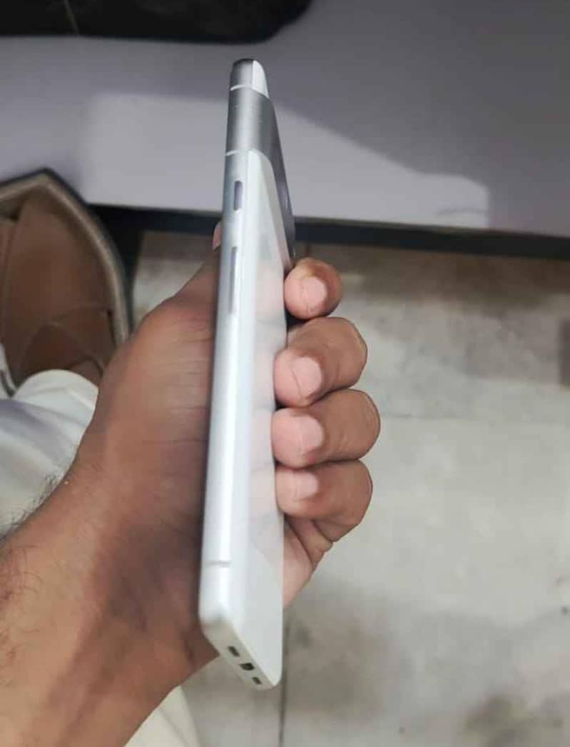 Google Pixel 7 4