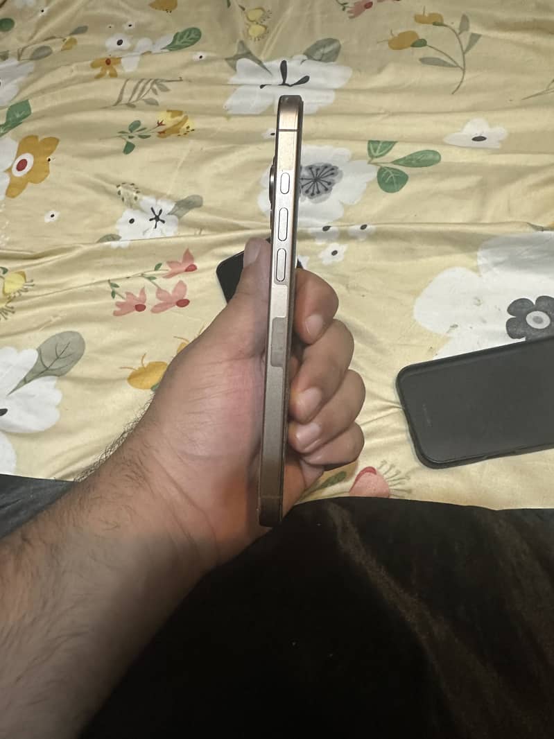 iPhone 16 pro max 0
