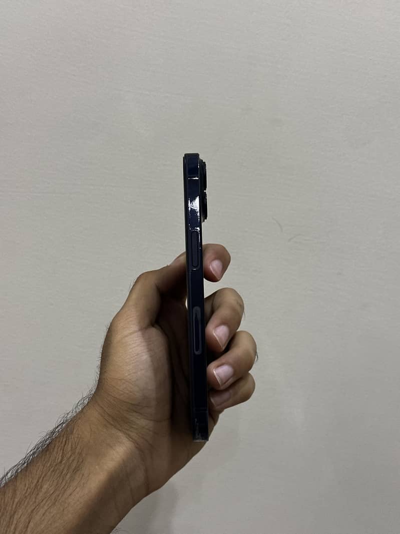 Apple iPhone 14 2