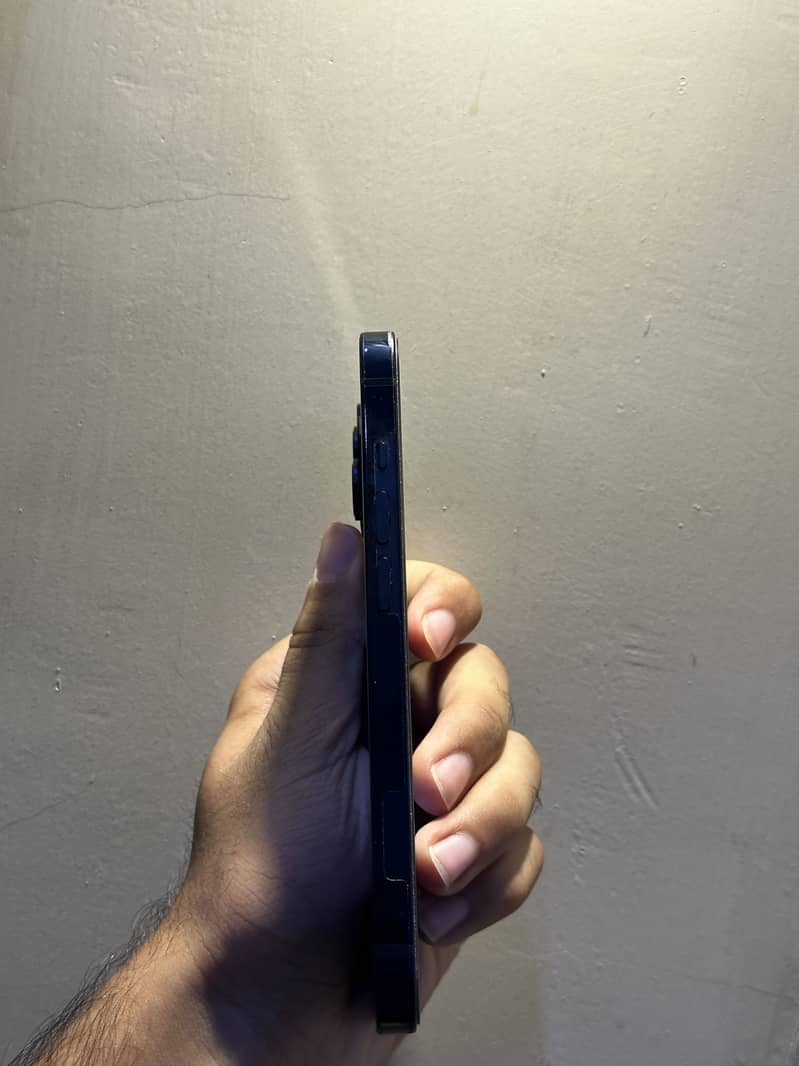 Apple iPhone 14 3