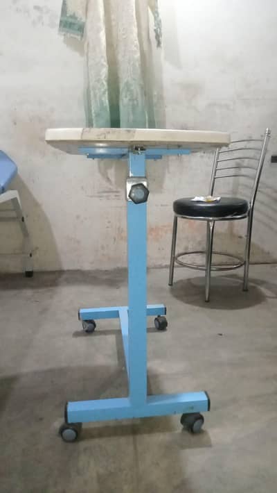 doctor bed and table