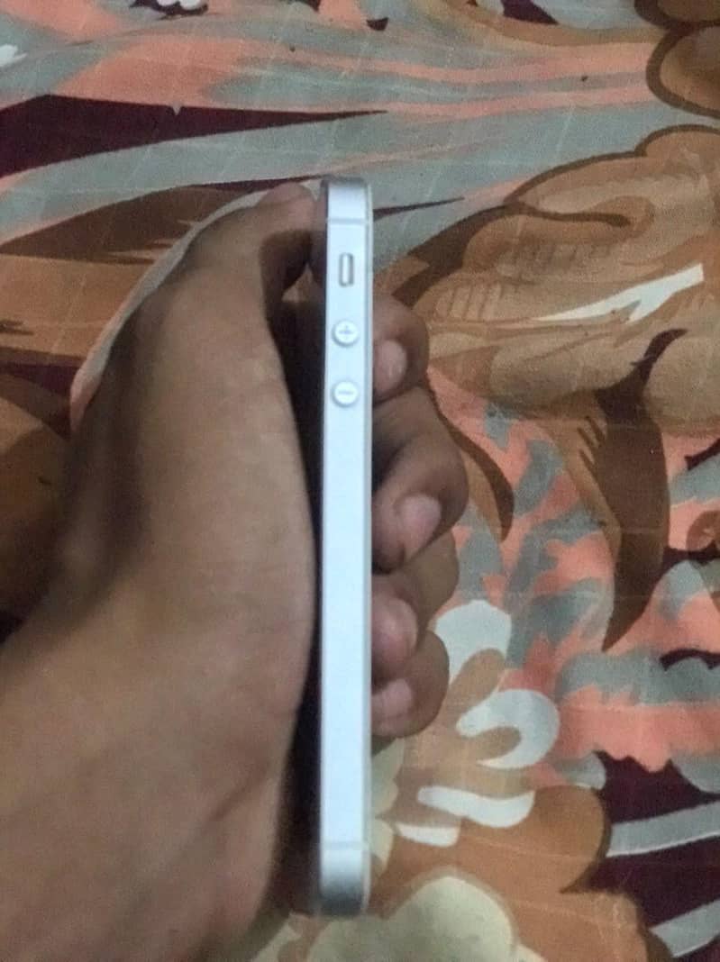 iPhone 5 s 4