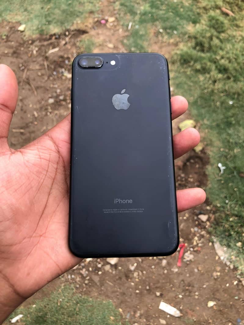 Apple iPhone 7 Plus 1