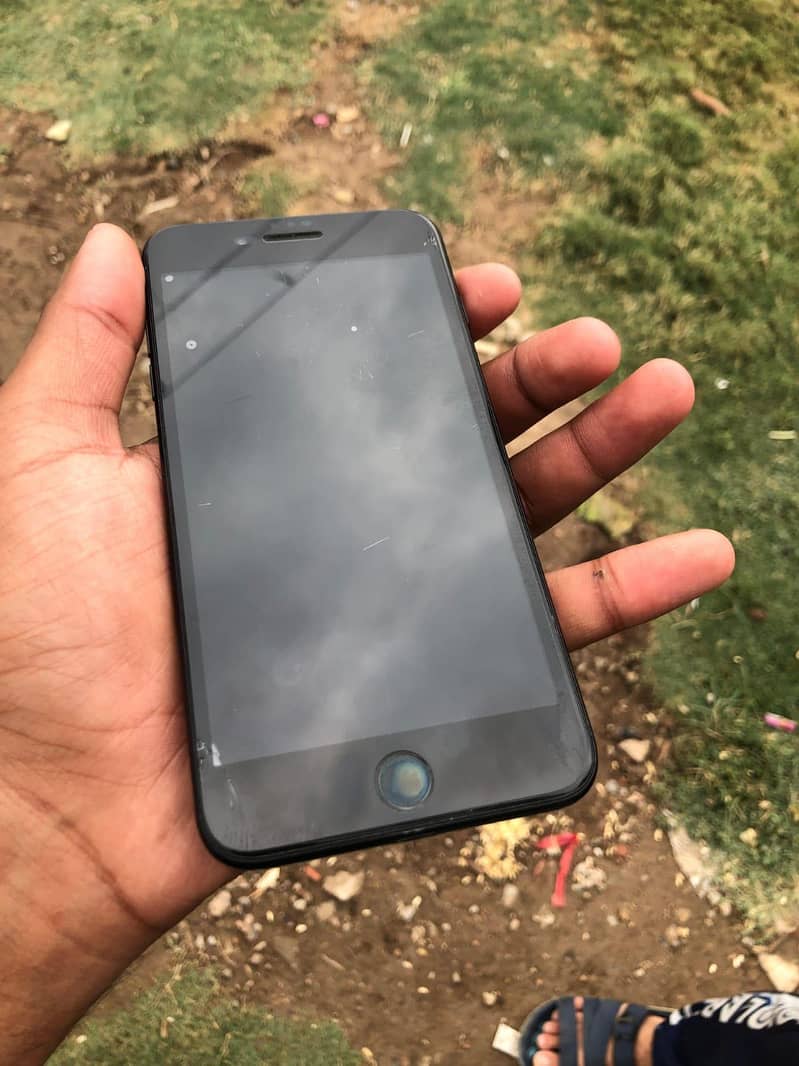Apple iPhone 7 Plus 2