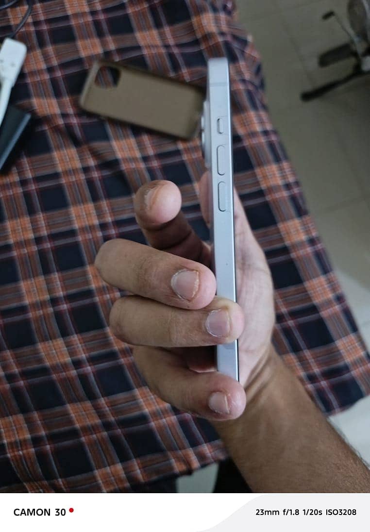iPhone 14 2