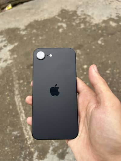 iPhone 16e