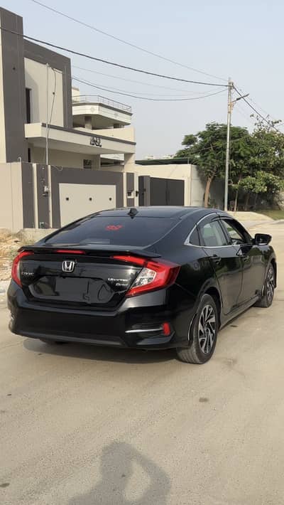 Honda Civic X UG  2016
