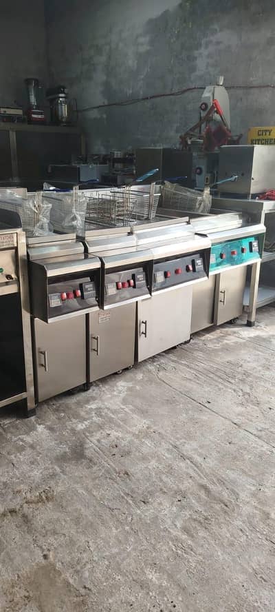 Fryers 16 Liters / 24L / 16+16 available counter