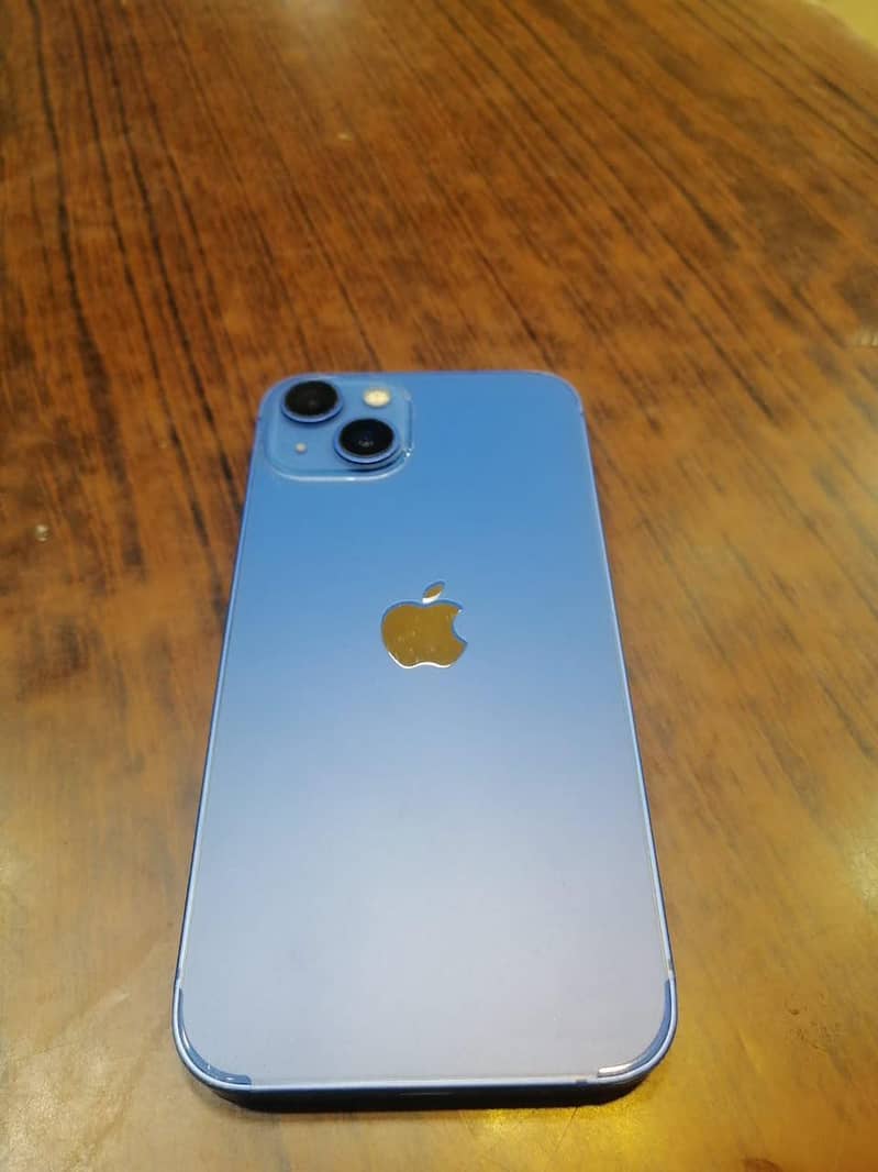 Apple iPhone 13 4