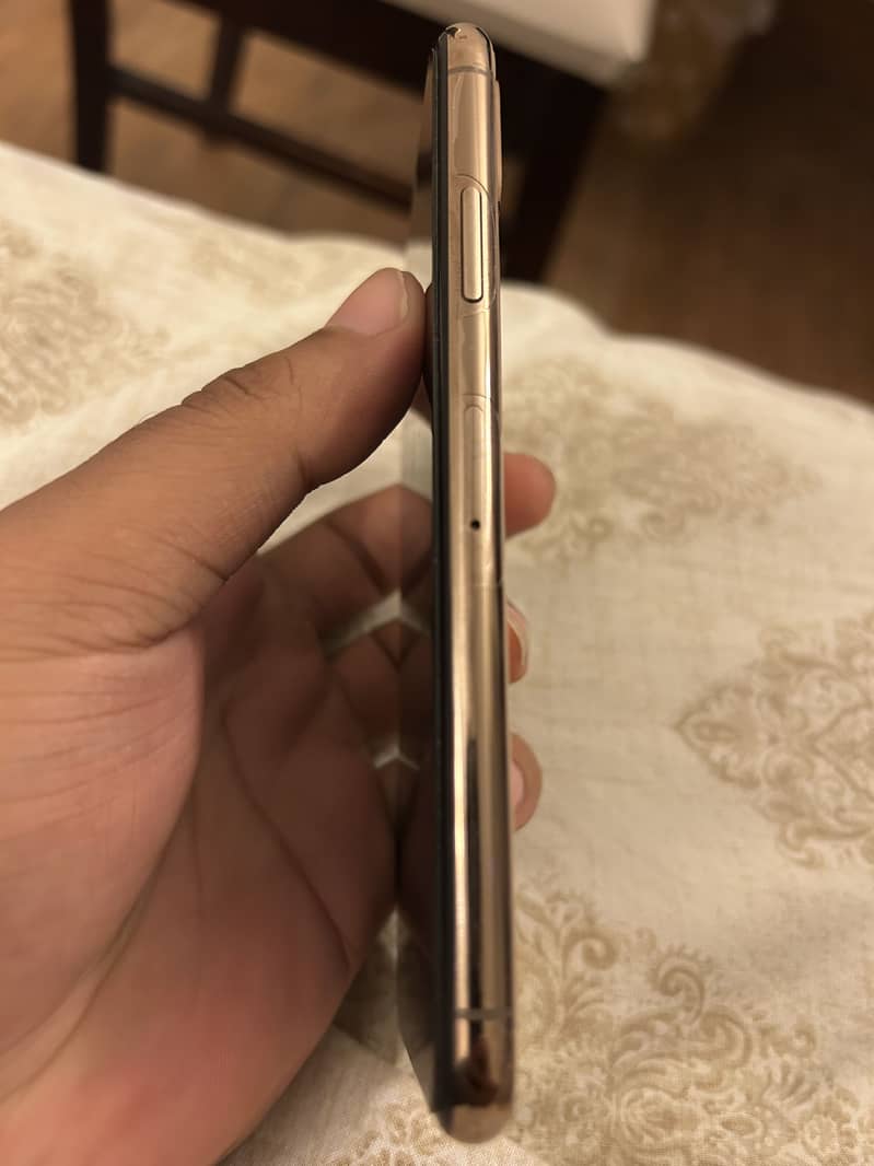 Iphone XS 4