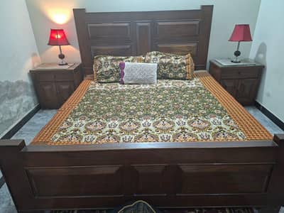 Wooden bet set with 2 side tables and dresser