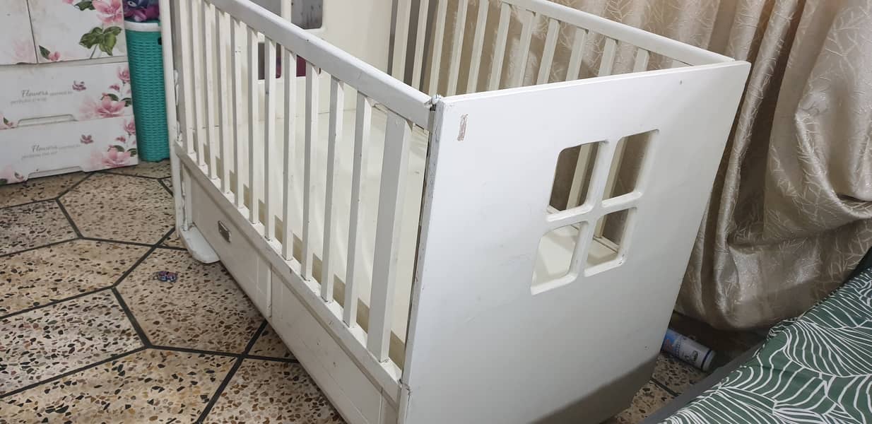 Baby cot 3