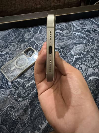 iphone 15 pro max jv 10/10 conditon 03197197734