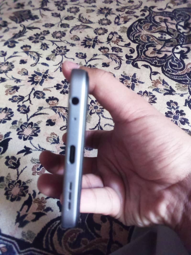 Tecno Spark 40 4