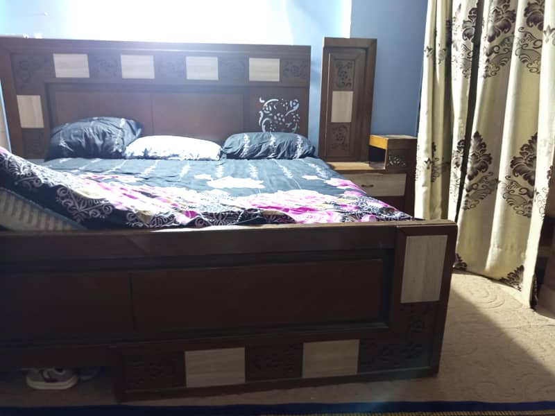 King bed set with dressing table 1