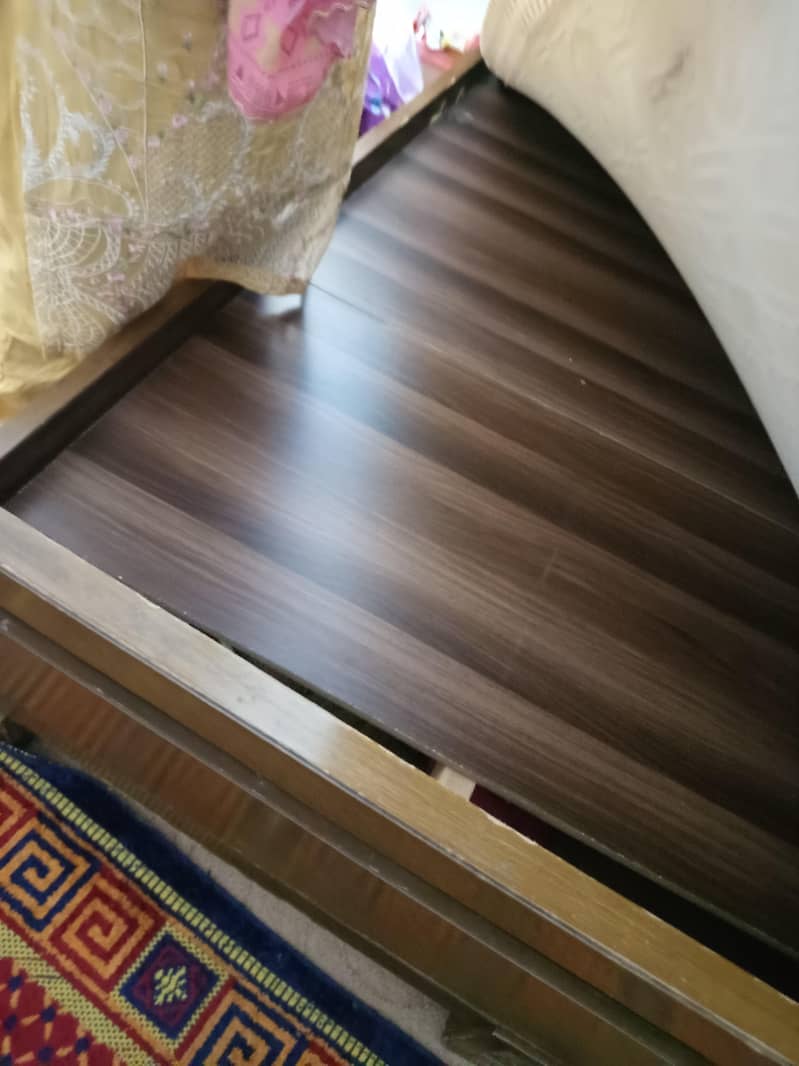 King bed set with dressing table 4