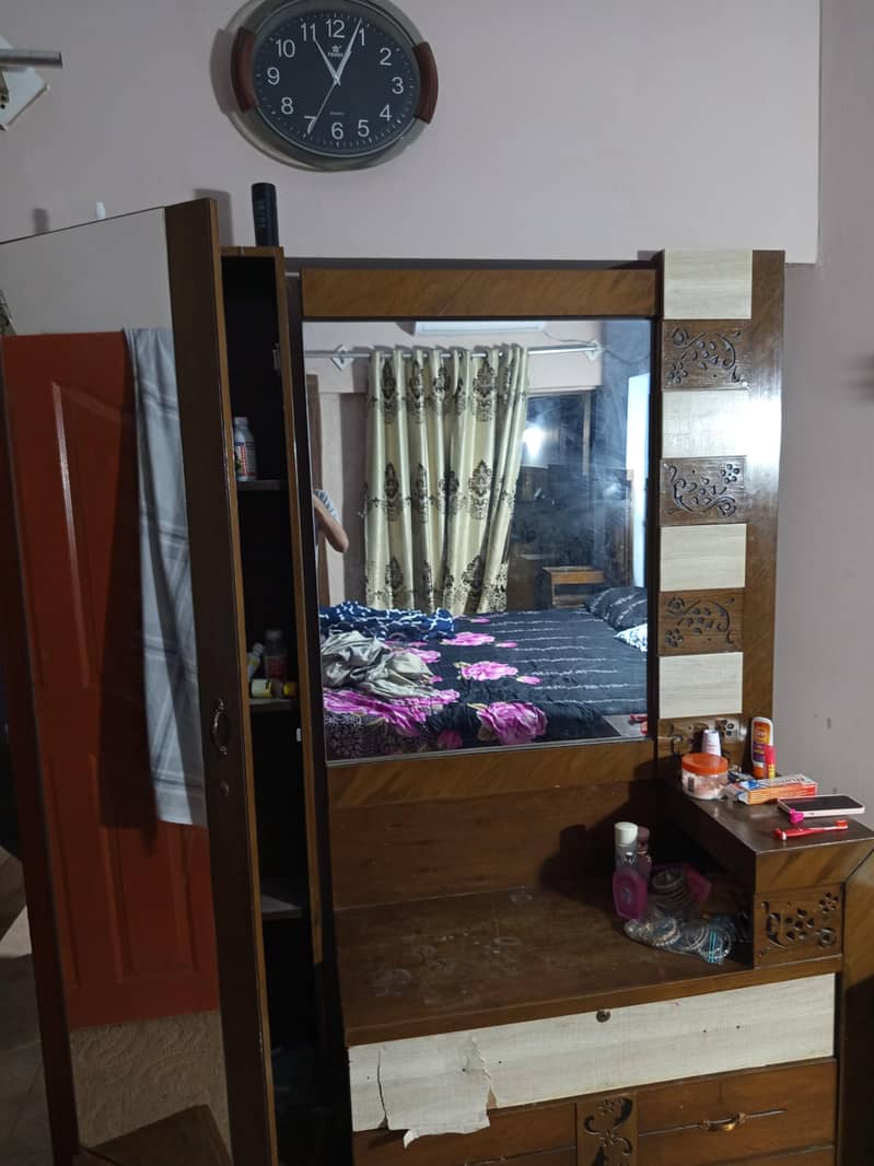 King bed set with dressing table 5