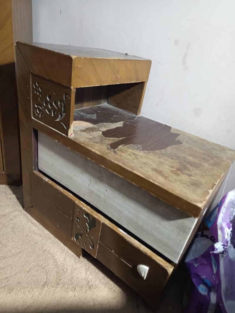 King bed set with dressing table 6