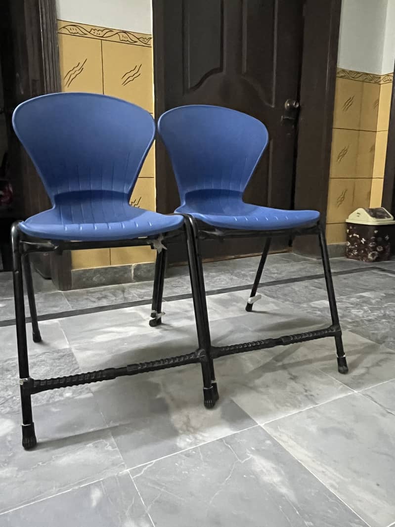 Students study table and 2 chears 1