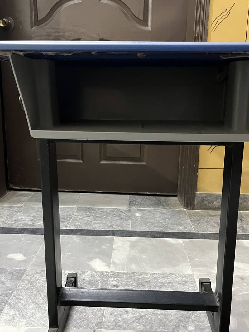 Students study table and 2 chears 4