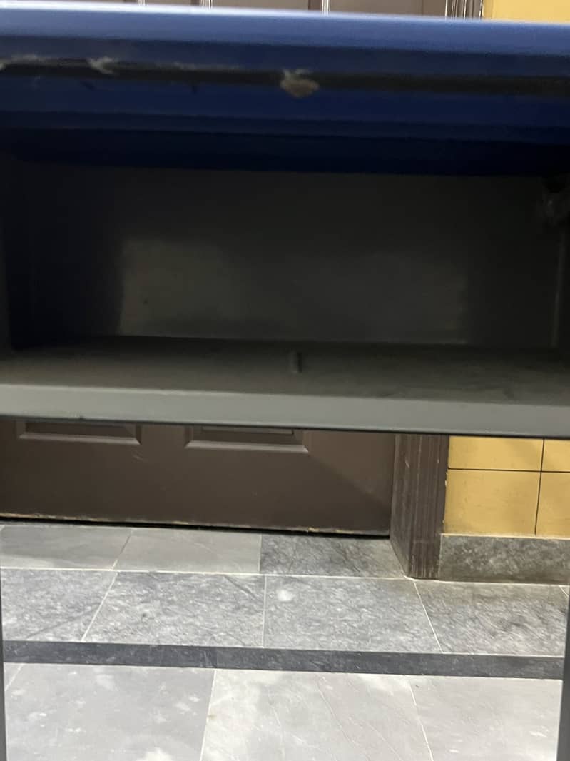 Students study table and 2 chears 7