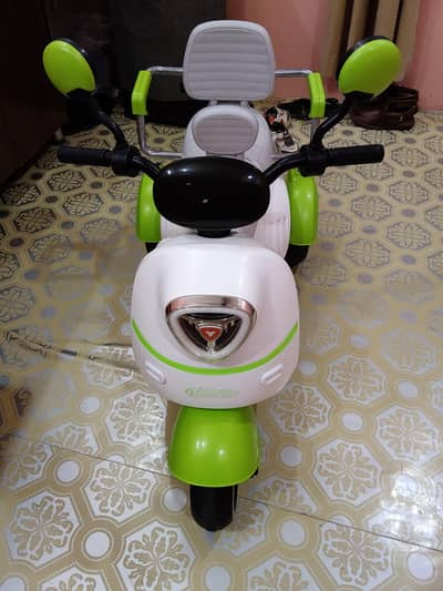 Electric Vespa for kids