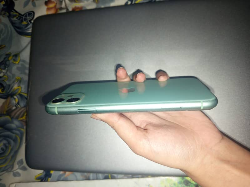 Apple iPhone 11 5