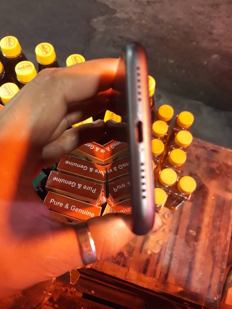 Apple iPhone 11 3