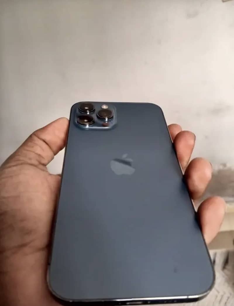 Iphone 12 pro Max 2