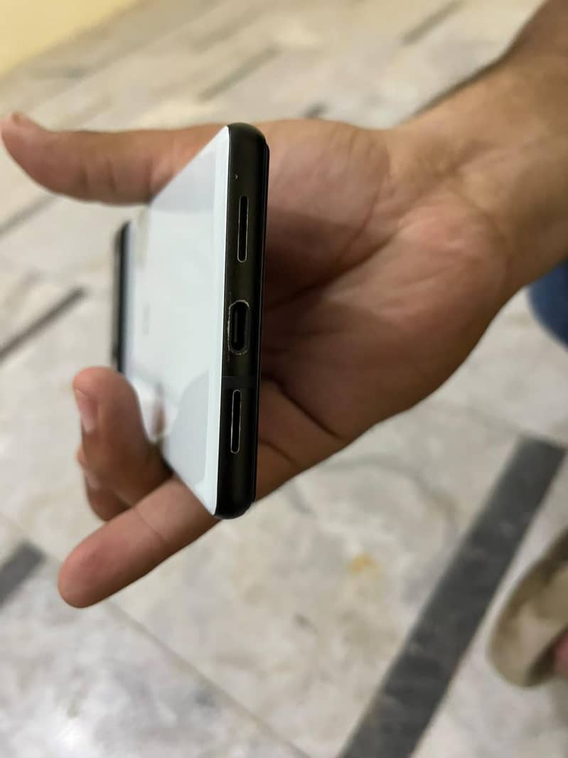 Google Pixel 6 4