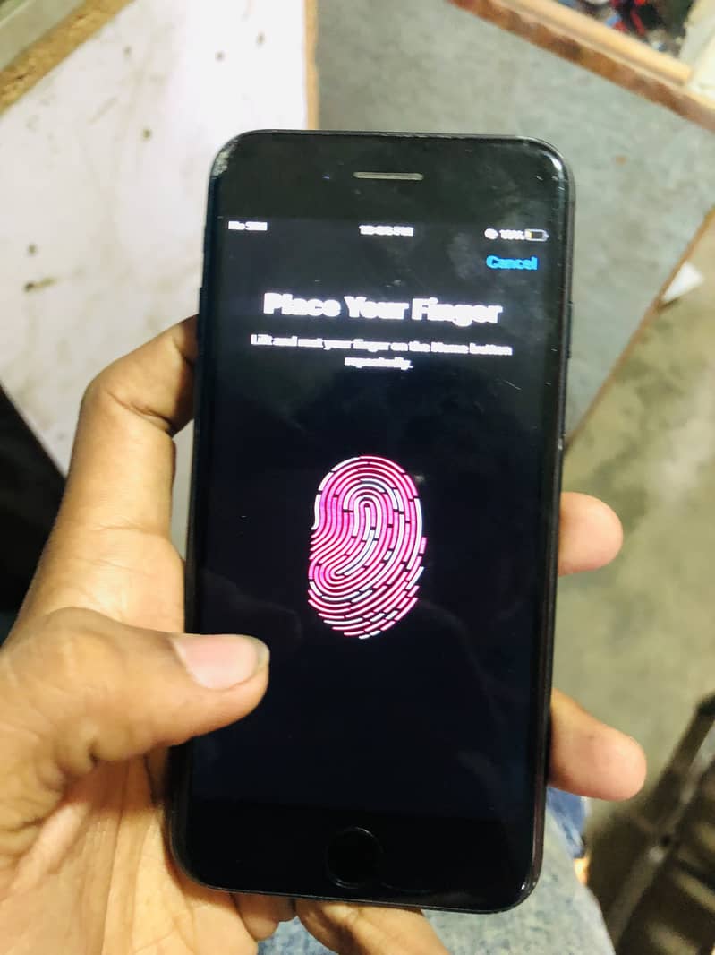 Apple iPhone 7 10