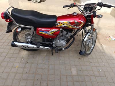 Honda 125 2025 model bilkul ok condition h. 8month ki ha