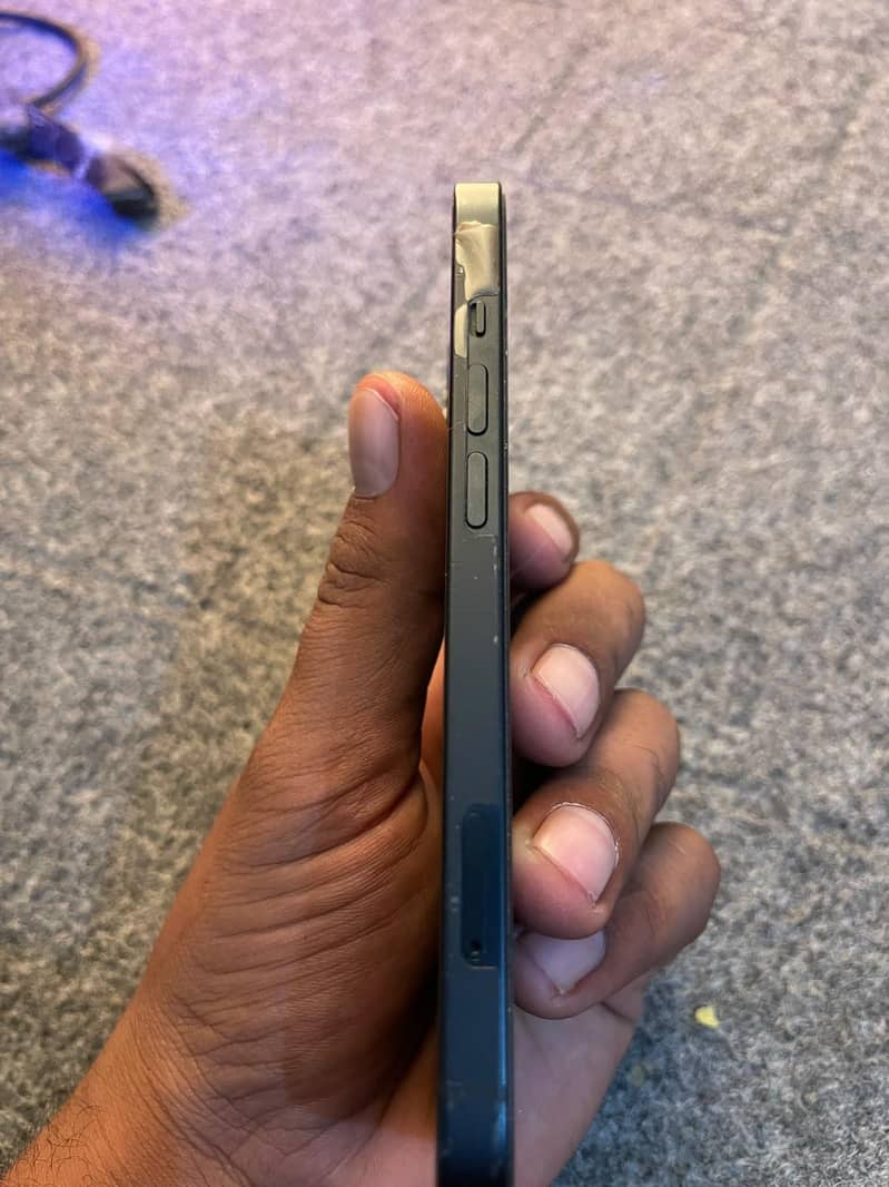 Apple iPhone 13 3