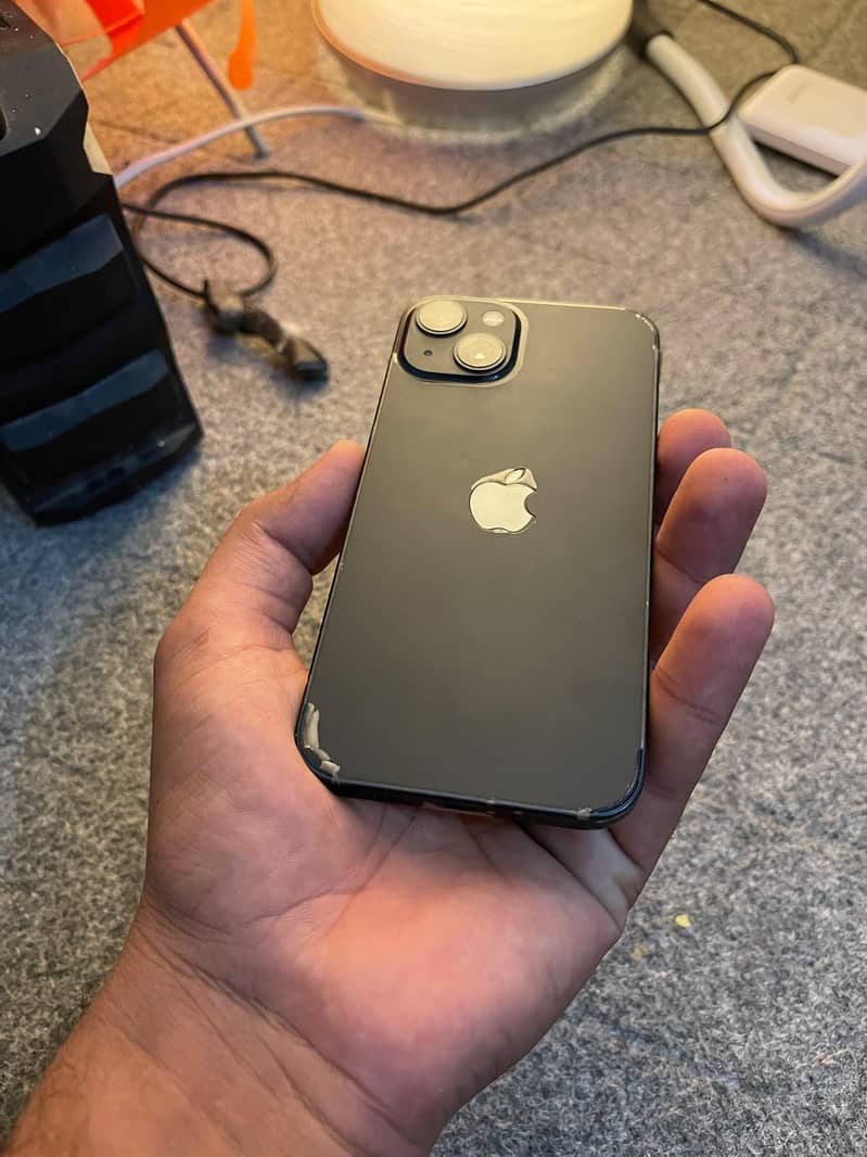 Apple iPhone 13 5
