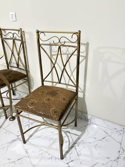 Dining table of 4