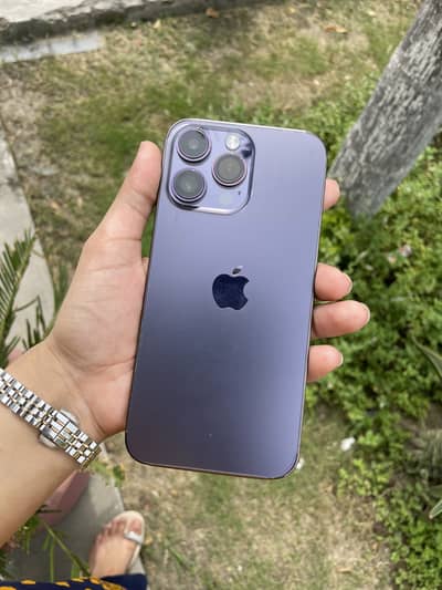 Iphone 14 pro max (4month sim time)
